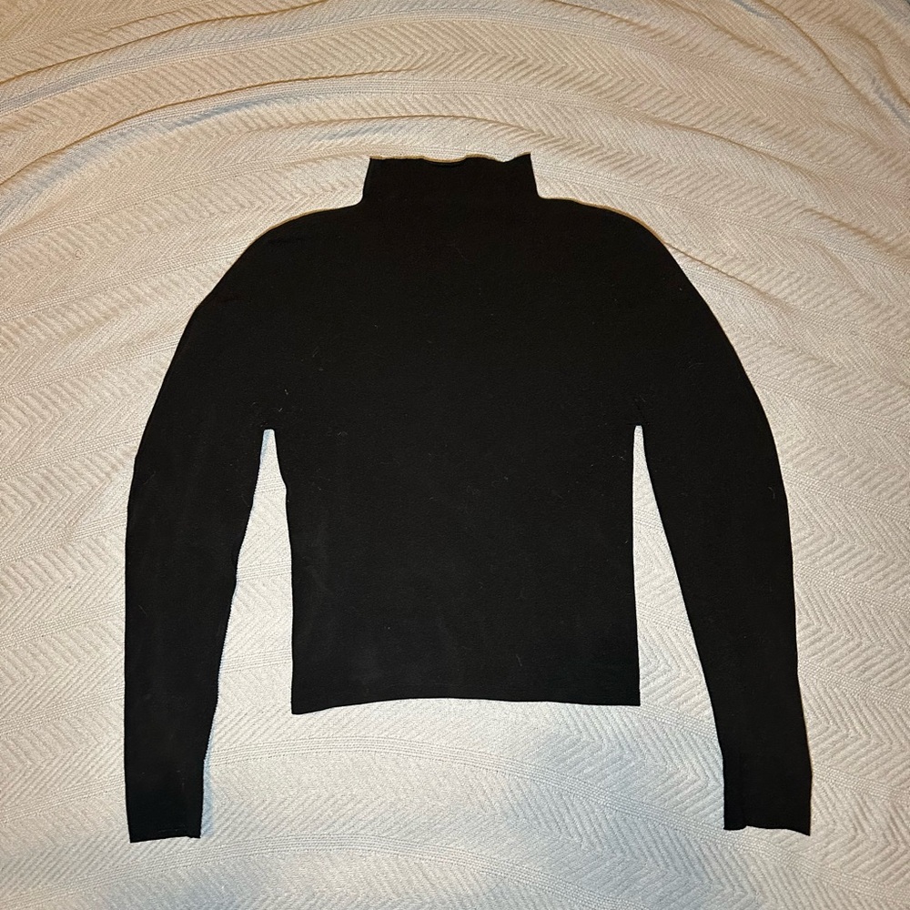 Fabletics Black Mockneck Keyhole Back Sport Top